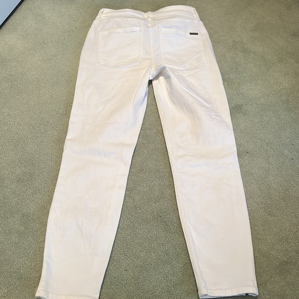 WHBM Skinny Crop size 2 regular length HighRise in White - Picture 2 of 3